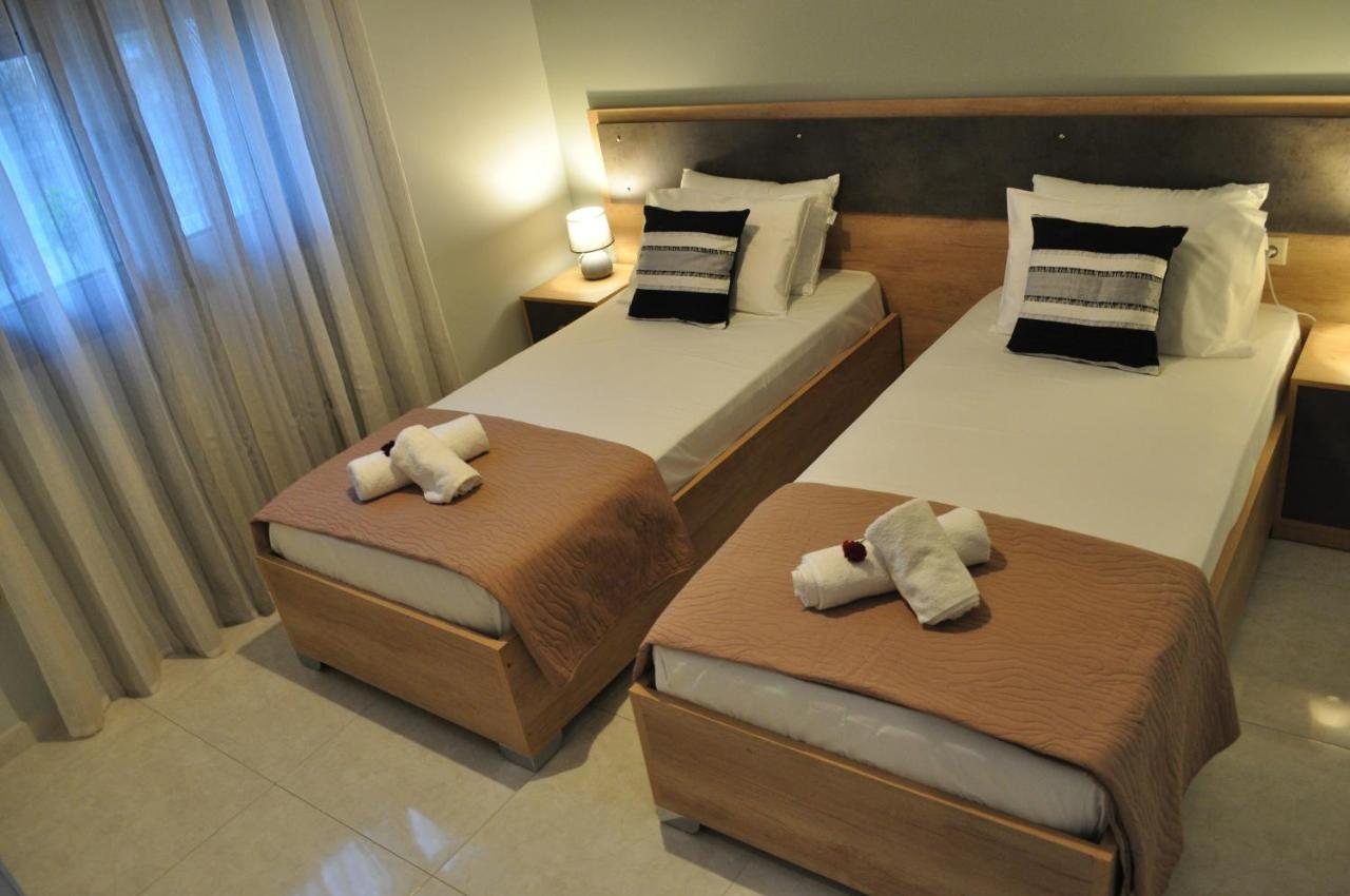 Liri'S Apartments Kalamákion 외부 사진